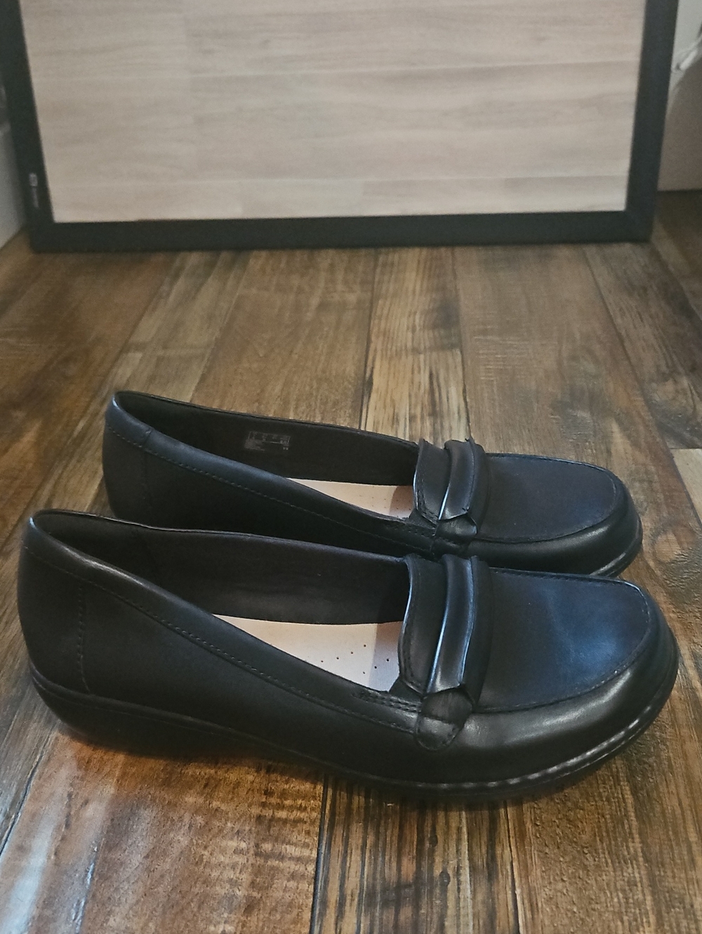New Collection By Clarks Black Leather Slip On Loafers Flats Casual Comfortable